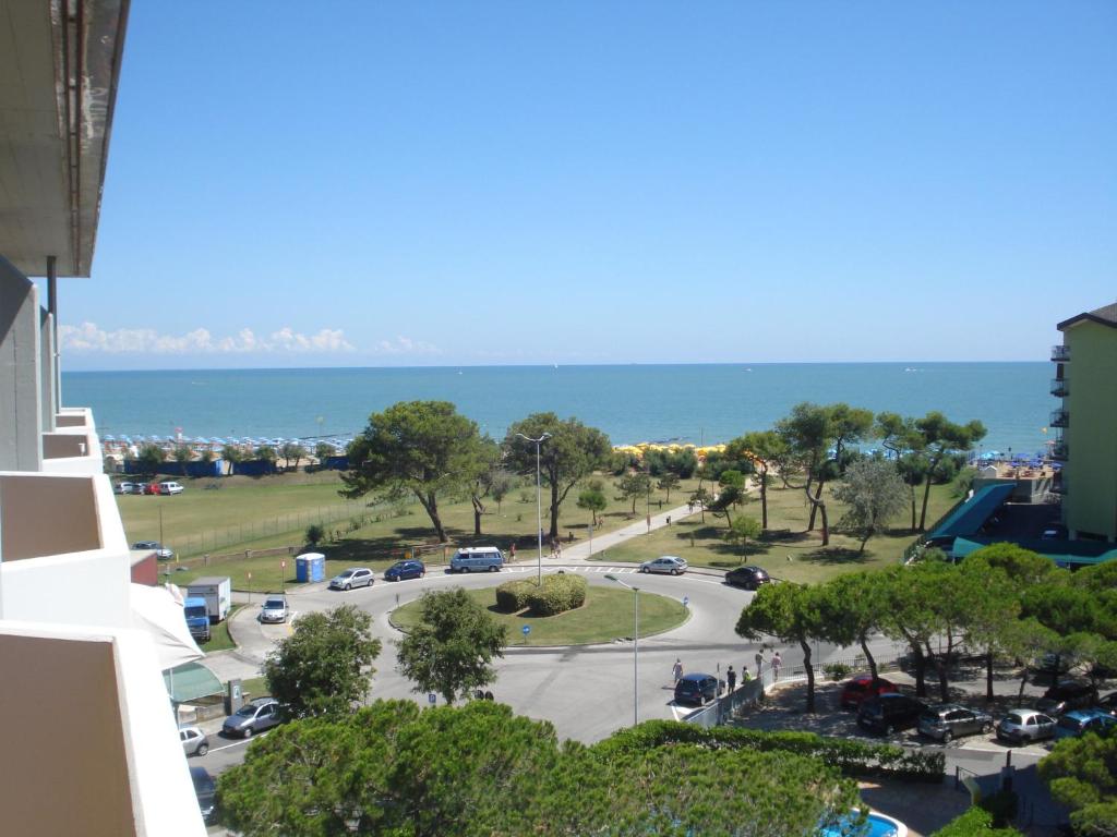 Colourful flat with a balcony, Porto Santa Margherita di Caorle