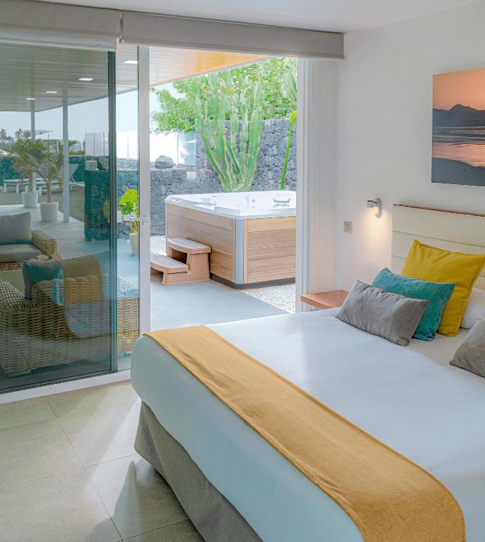 Hyde Park Lane Villas — Hotel rooms in Puerto del Carmen, Canary Islands