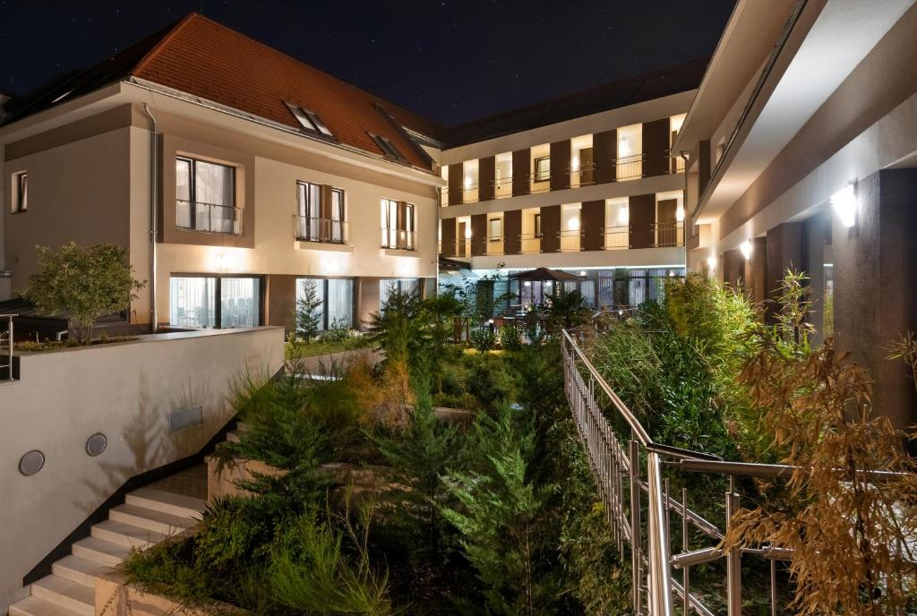 Garden, Fibula Residence Hotel & Wellness - Adults Only in Pecs