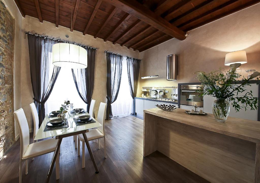 Apartments Florence - Giglio santa trinita - 1