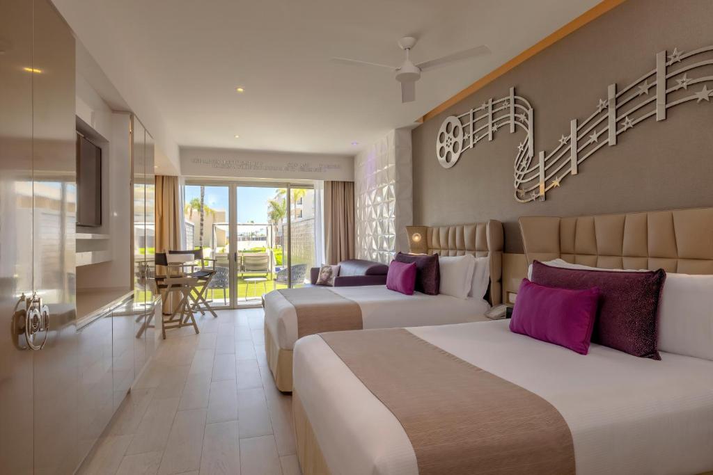 Planet Hollywood Cancun, An Autograph Collection All-Inclusive Resort photo
