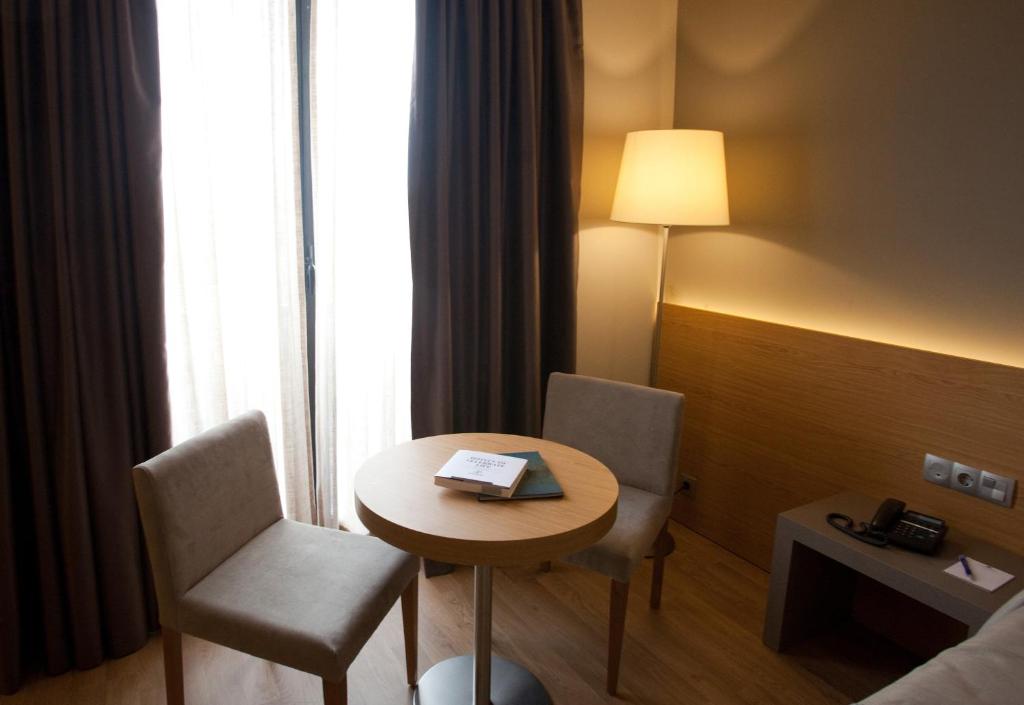 M.A. Hotel Sevilla Congresos - 5