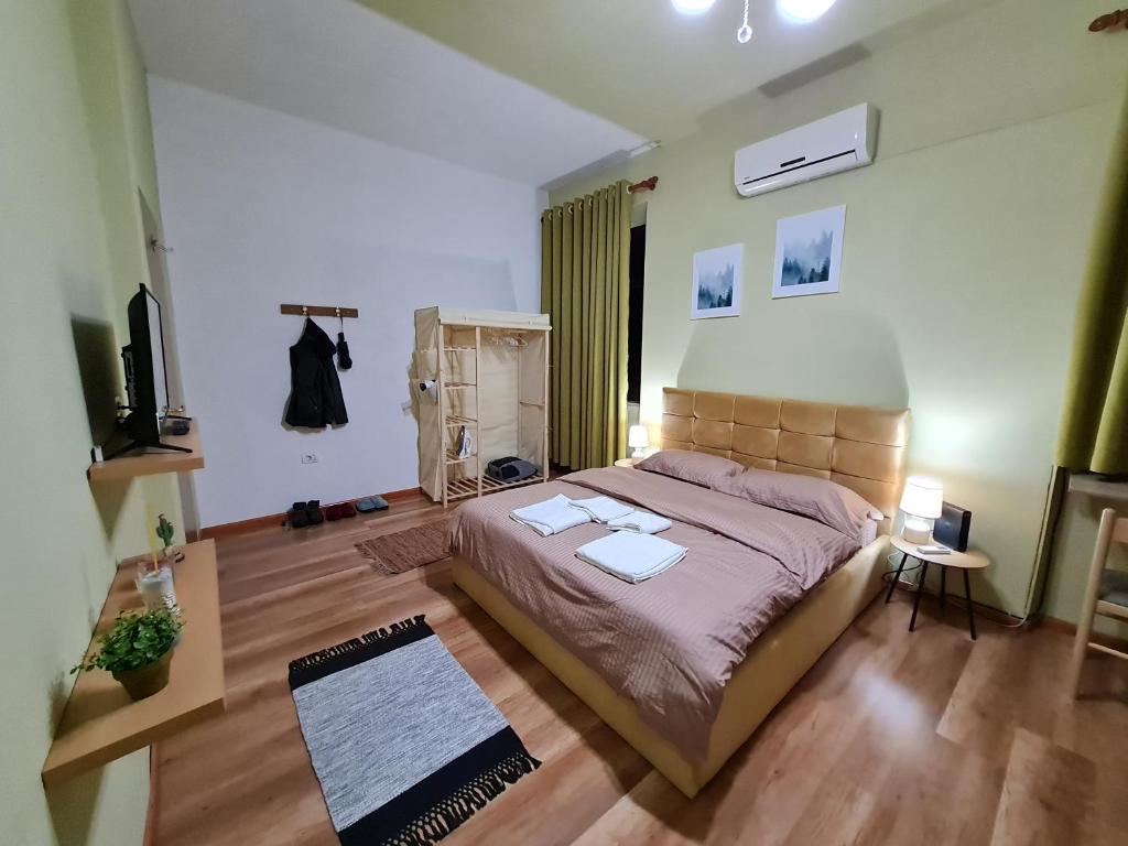 Ex-Block District charming studio apartment with treeish sorrounding view! photo