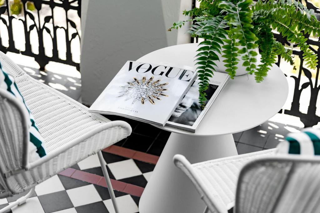 Exterior view, Hotel Challis Potts Point in Sydney