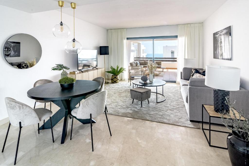 DJC - Modern 2 bedroom apartment close to beach, Casares