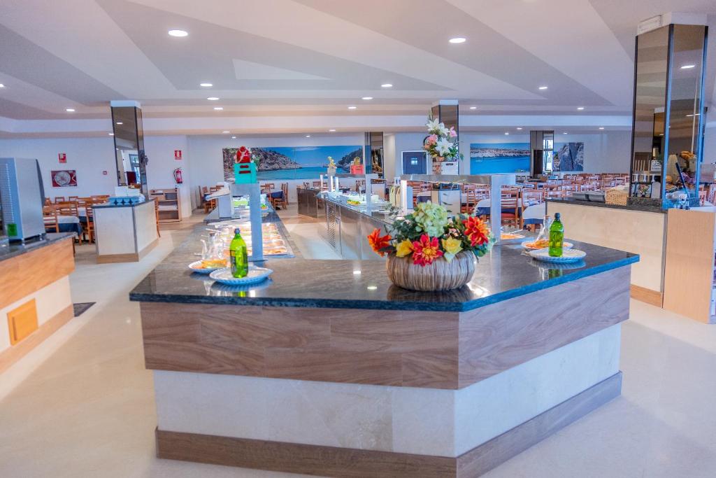 Hotel Club Cala Romani — Calas de Mallorca, Balearic Islands