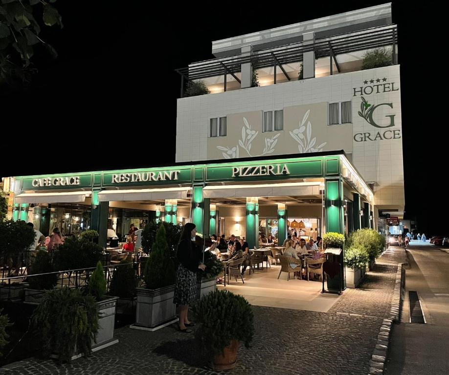 Hotel Grace photo