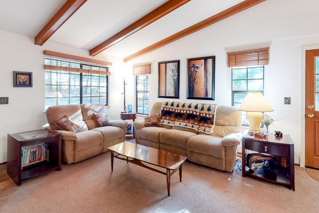 Hikers Haven, Arnold