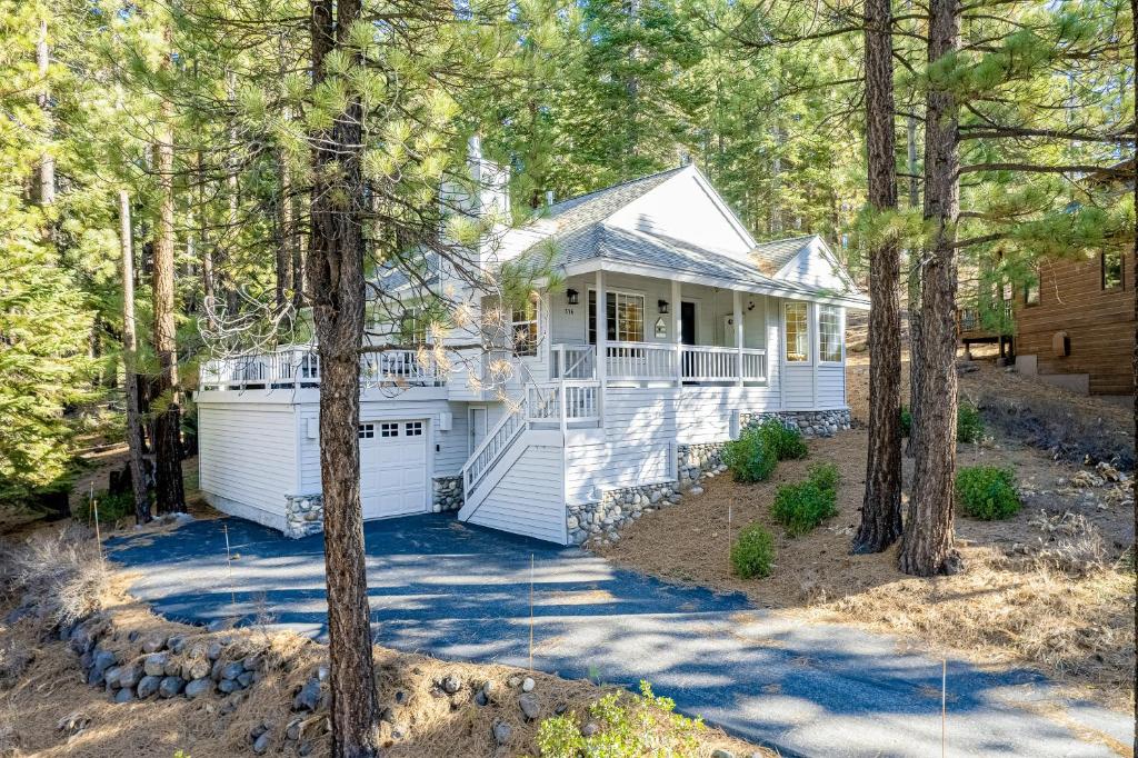 Mountainside Retreat, Truckee