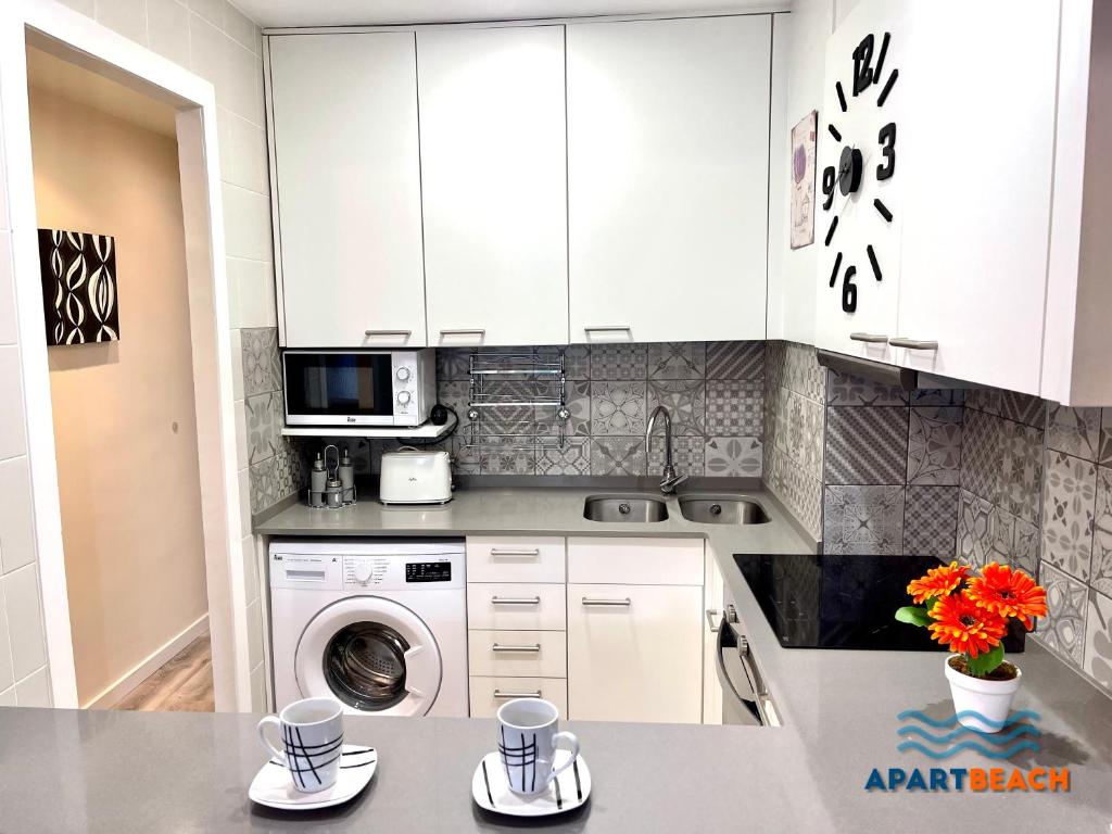 APARTBEACH SAYONARA 125 Climatizado y Piscina - 5