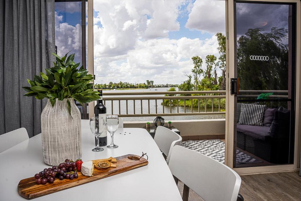 Mulwala Lakeside Apartment Entire apartment Deals, Photos & Reviews