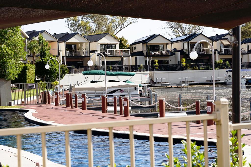 Mulwala Lakeside Apartment Entire apartment Deals, Photos & Reviews