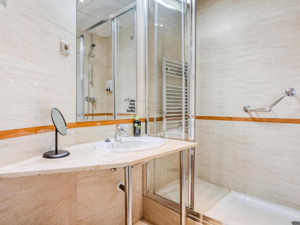 limehome Madrid Calle de Don Ramon de la Cruz photo