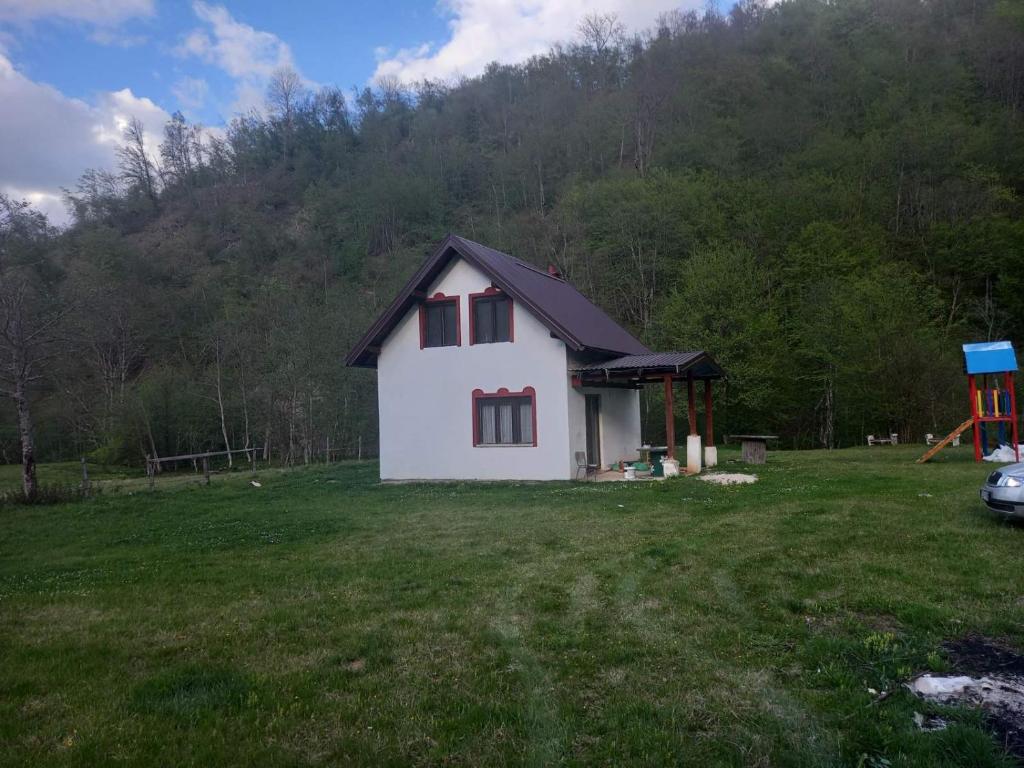 VIKEND KUCA IVONA Jahorina - 1