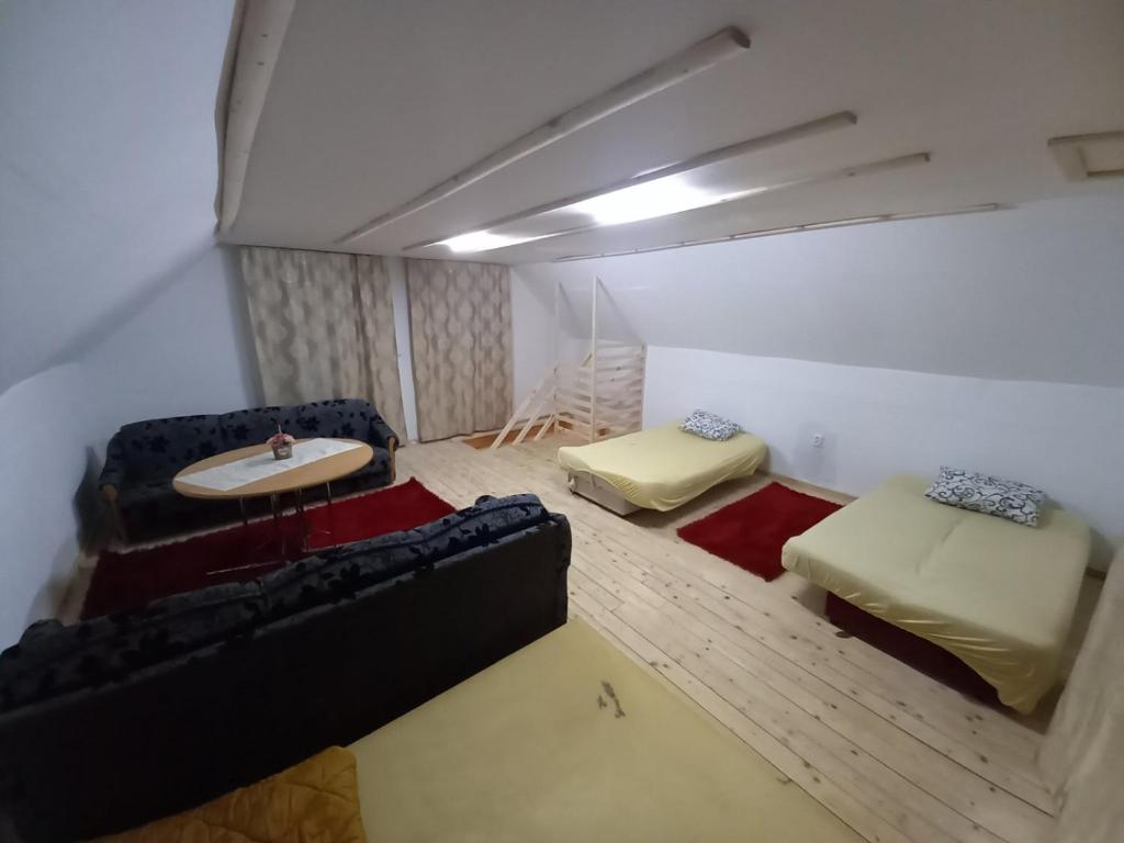VIKEND KUCA IVONA Jahorina - 2