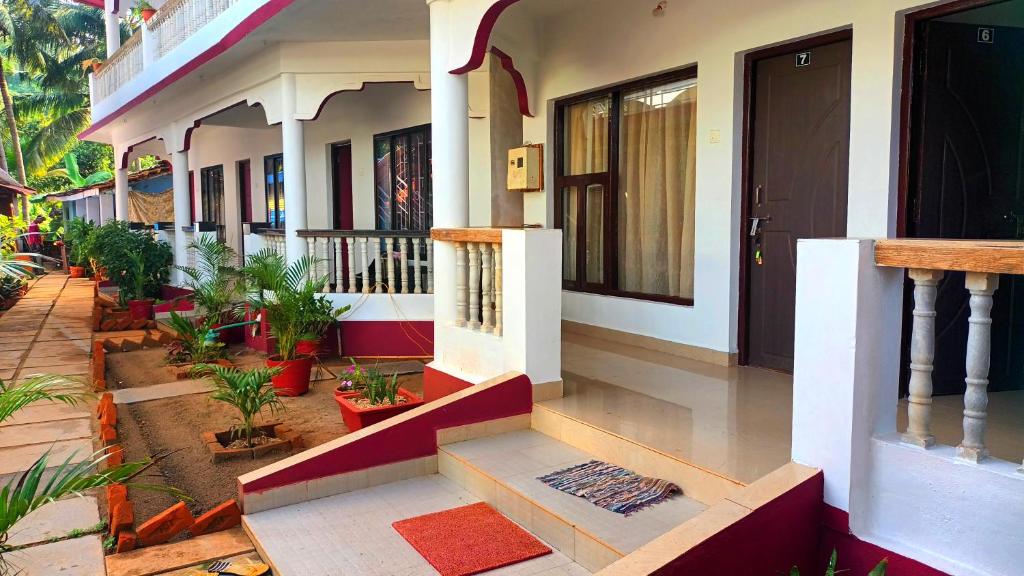 Oasis Beach Rooms