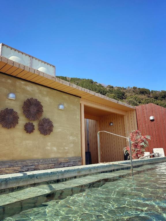 Open air bath