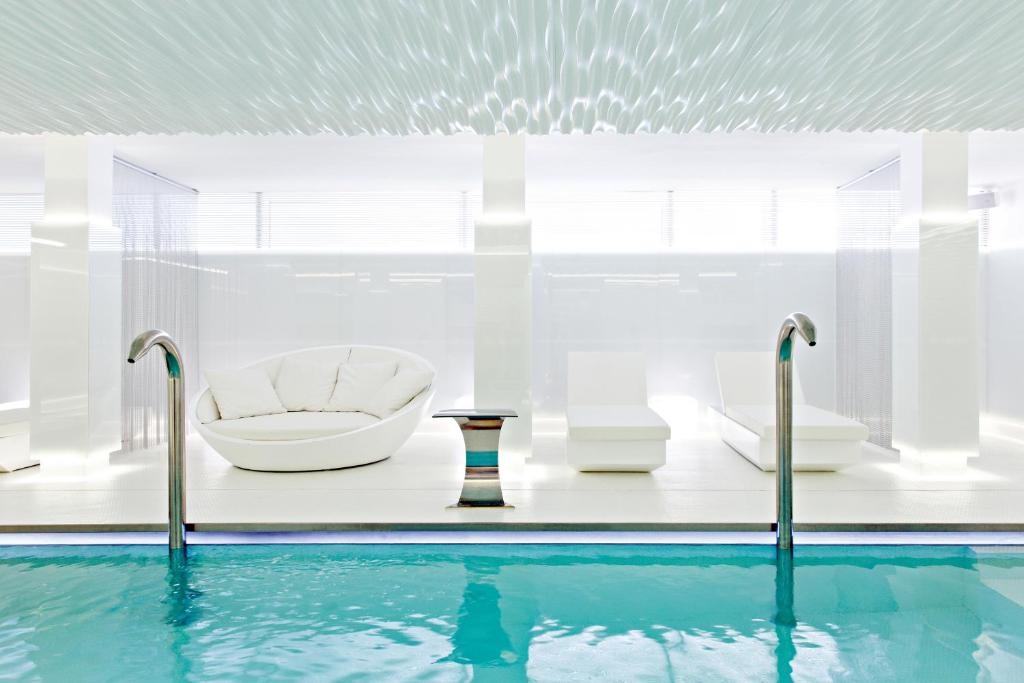 Hotel Illa d'Or & Club Apts 4* Sup — Swimming pool in Puerto Pollensa, Balearic Islands