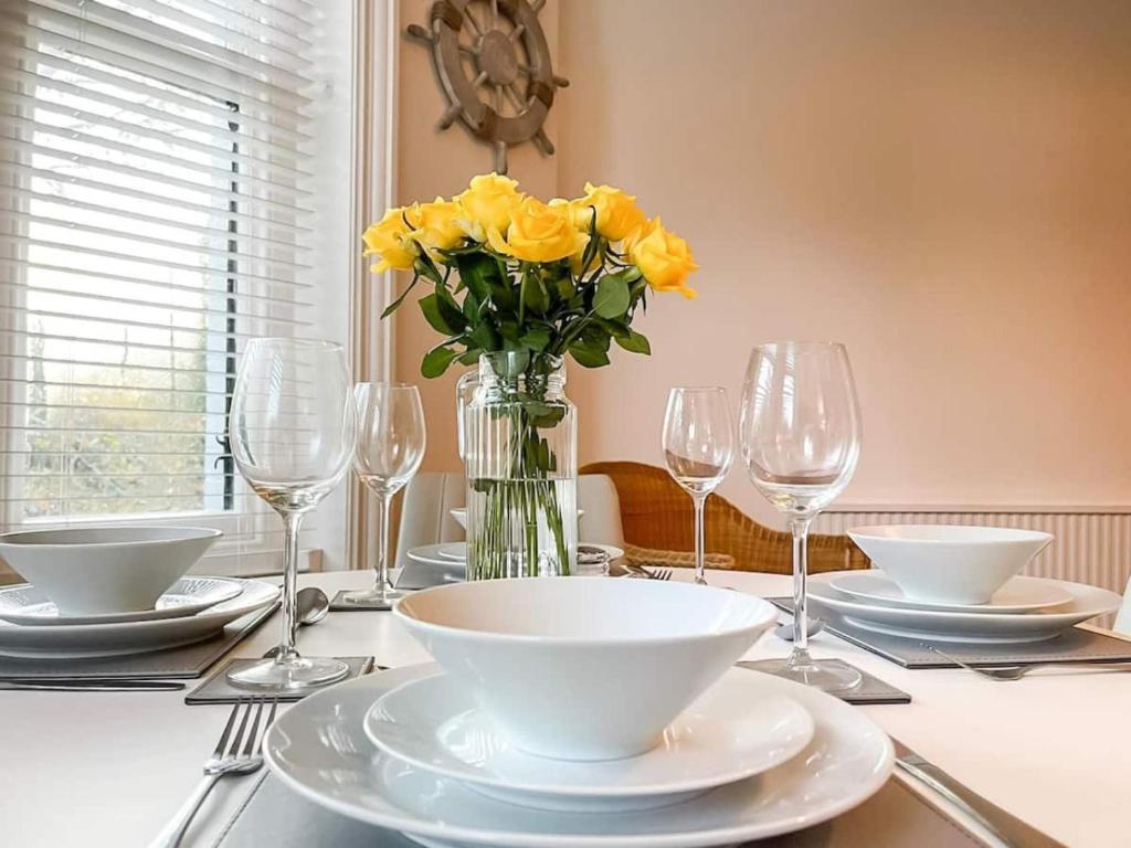 Sail Away Coastal Apartment Bournemouth - photo 3