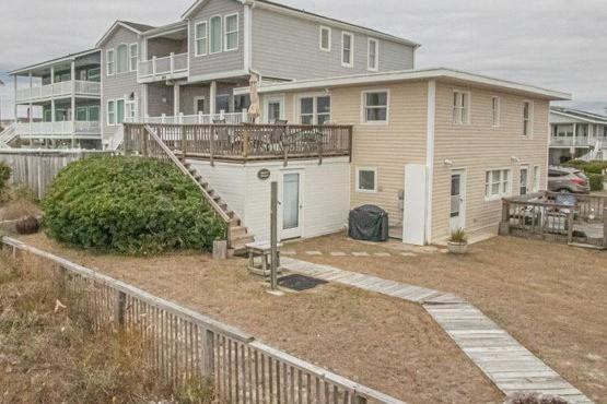 The Captain's Quarters home, Holden Beach