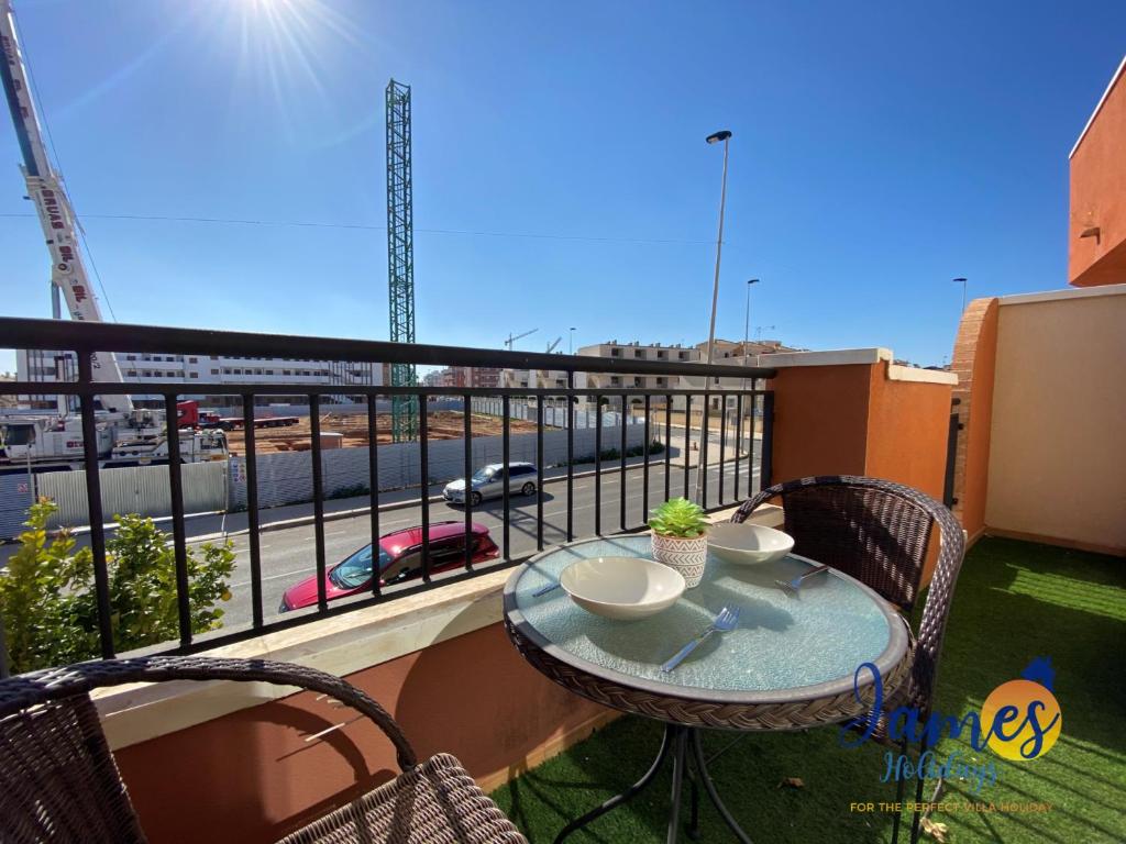 Sunny Townhouse Near Zenia & Pools EB4 - 3