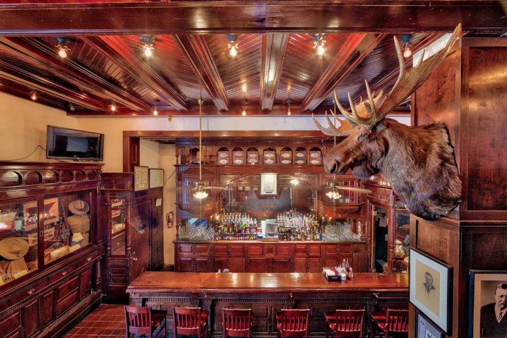 Pub/Lounge