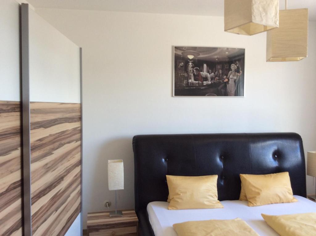 Suite with Balcony or Terrace and Lake View