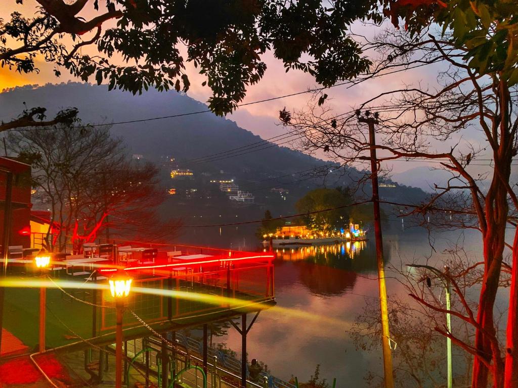 Lake Retreat Bhimtal, Nainital — Hotel in Nainital