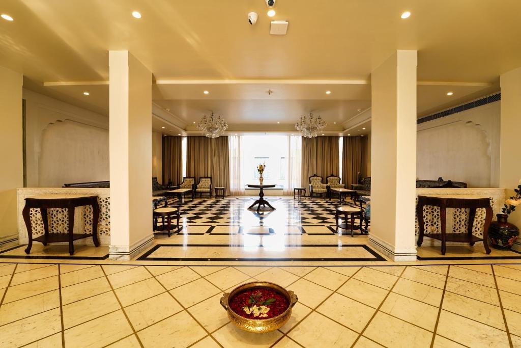 フロント・ロビー