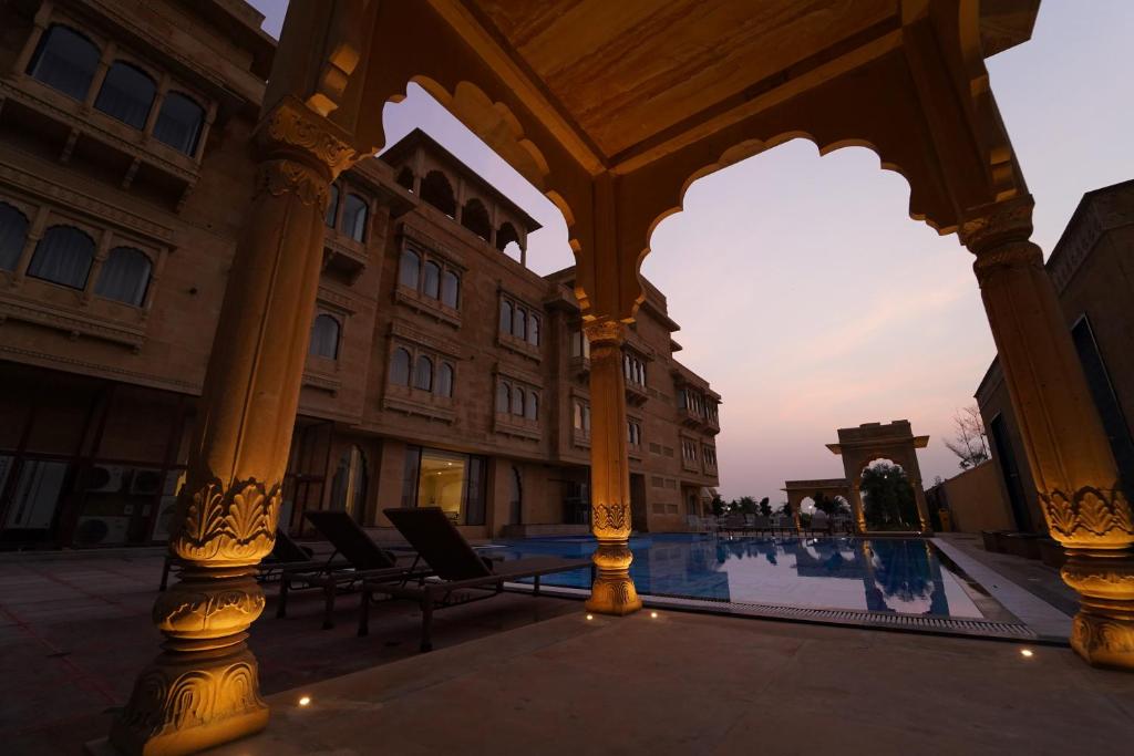 スイミングプール