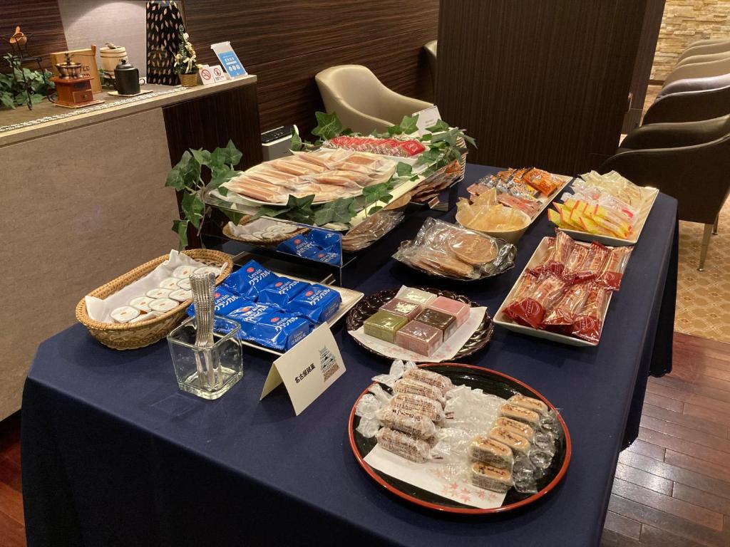 Shared lounge/TV area