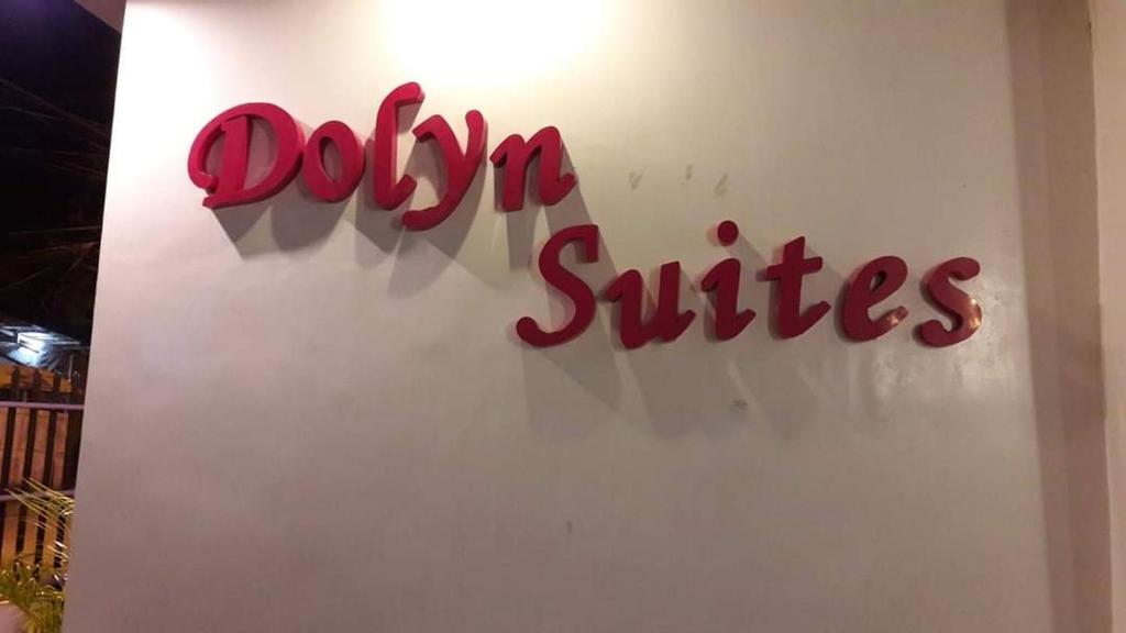 Dolyn Suites photo