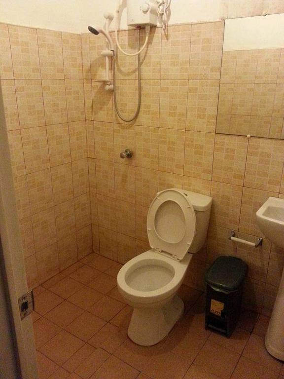 Dolyn Suites photo