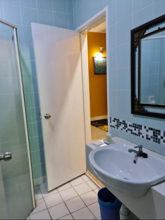 Villa Suria SemiD Homestay Shah Alam photo