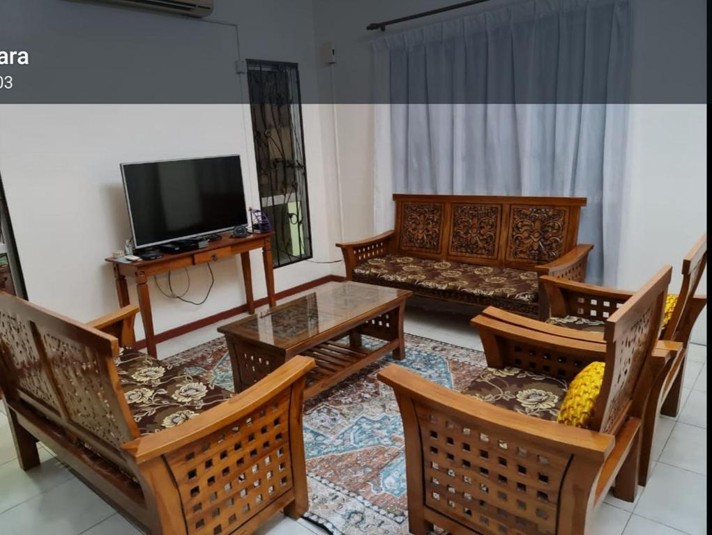 Villa Suria SemiD Homestay Shah Alam — Hotel in Klang