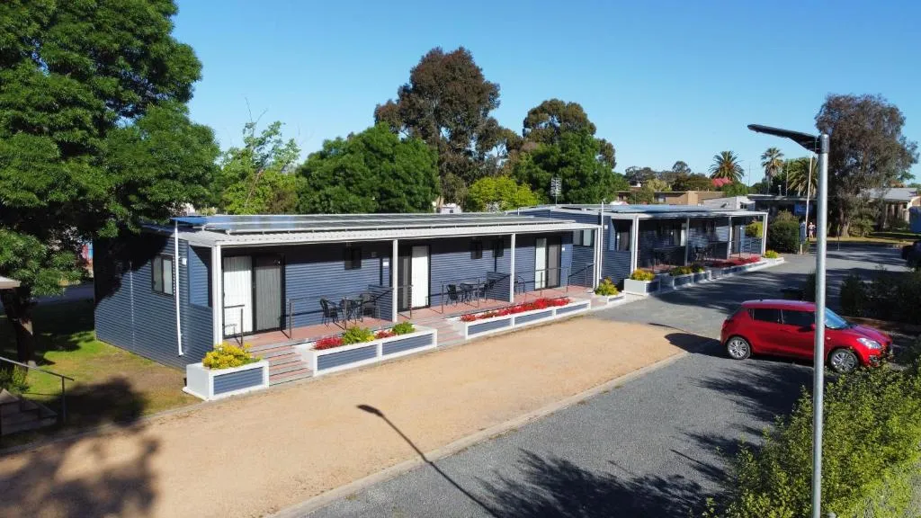 Acacia Caravan Park & Holiday Units，位于亚拉腊的酒店