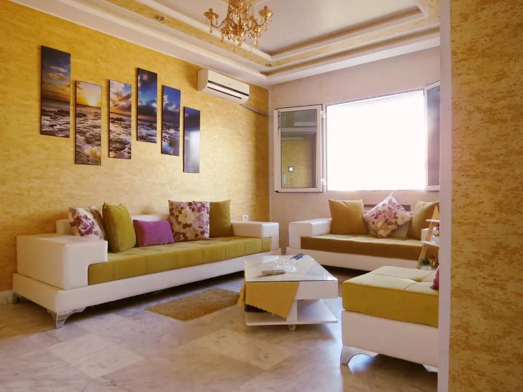 Beautiful appartment with a glorious sea view，位于莫纳斯提尔的酒店