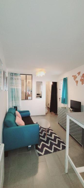 Cosy Corner - 2