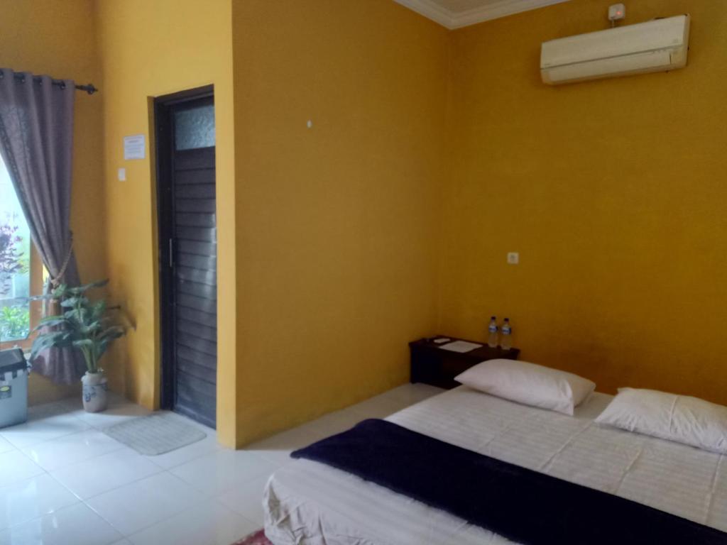 Pendopo Kayuwanan Syariah Near Terminal Giwangan