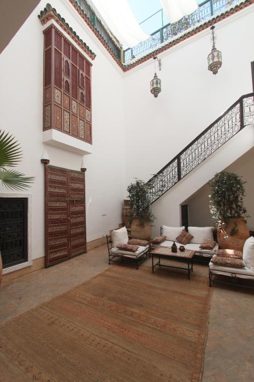Riad Karmela photo