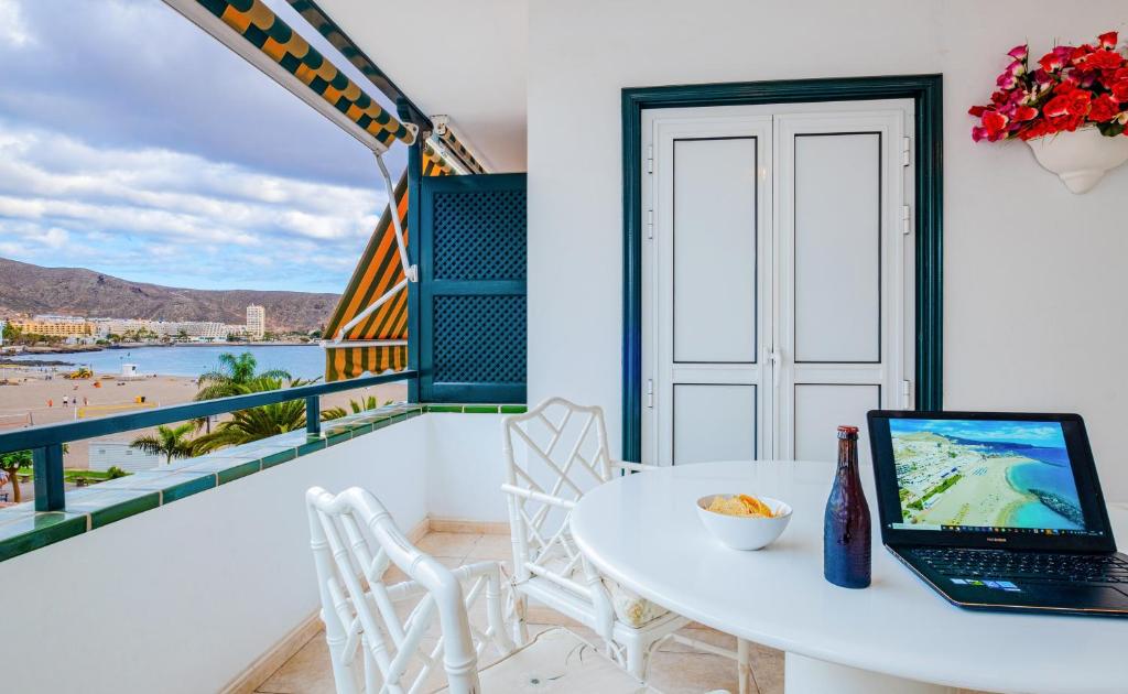 La Maricita Cristianos - Beach Front & Sea View Only Adult - 3