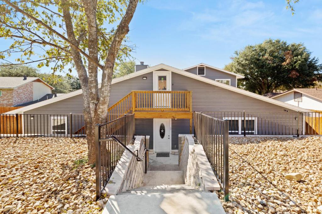 CYC Eclectic Back House with BBQ Gazebo, San Antonio