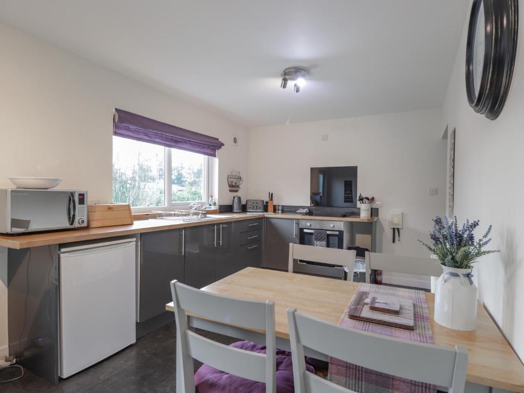 Lilac Cottage, Strathpeffer photo 3