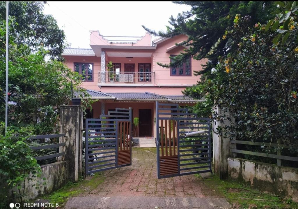 Puzhayoram home stay, Palakkuli, Mananthavadi wayanad kerala — Hotel in Wayanad