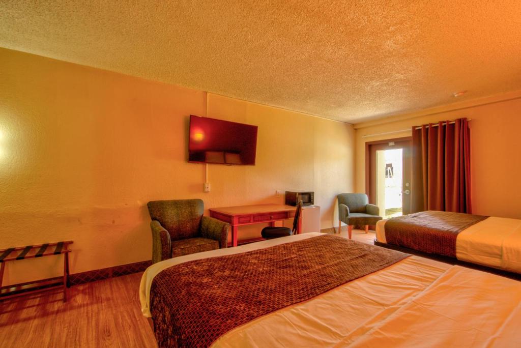 Knights Inn Clearwater Photo 13