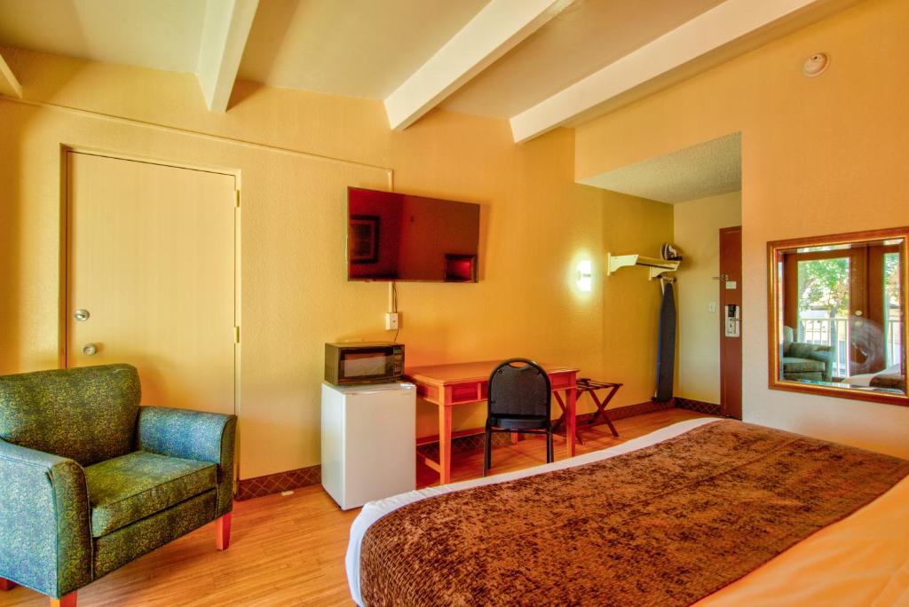 Knights Inn Clearwater Photo 36