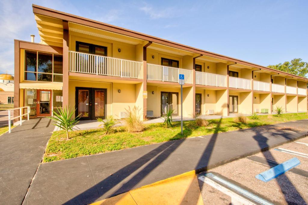 Knights Inn Clearwater Photo 49