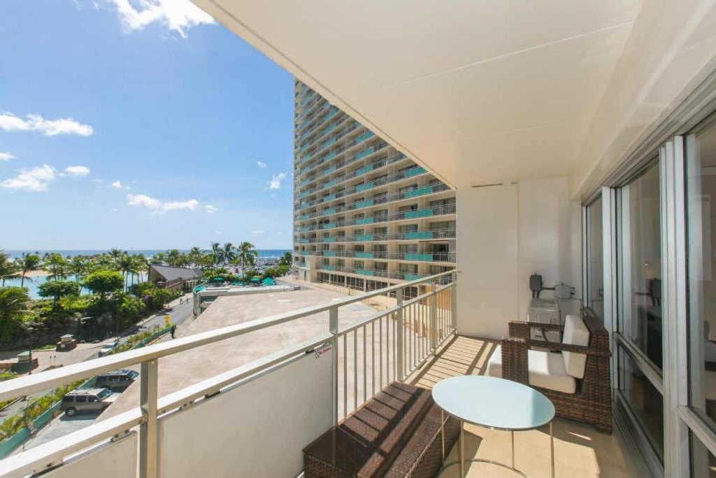 Ilikai Tower 420 Lagoon View 1BR, Honolulu