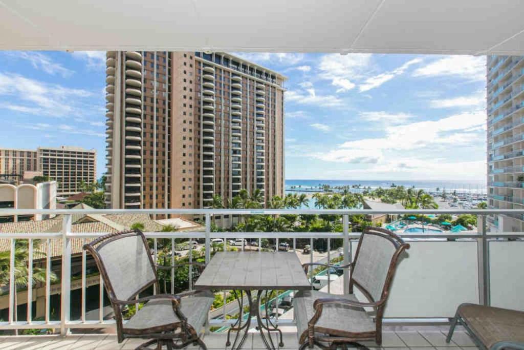 Ilikai Tower 618 Lagoon View 1BR, Honolulu