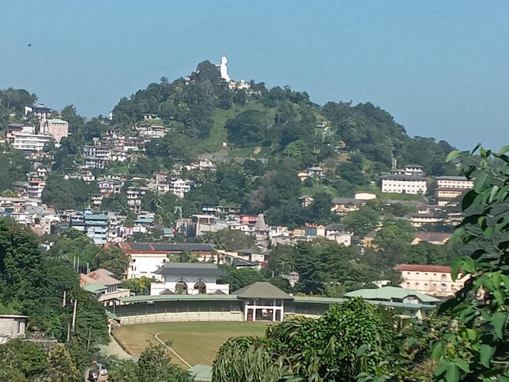 Kelum Homestay — Hotel in Kandy